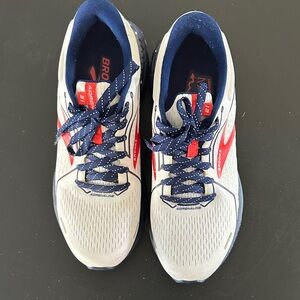 Brooks Adrenaline GTS 21 Gray with Red and Blue Accents (Women’s size 11)